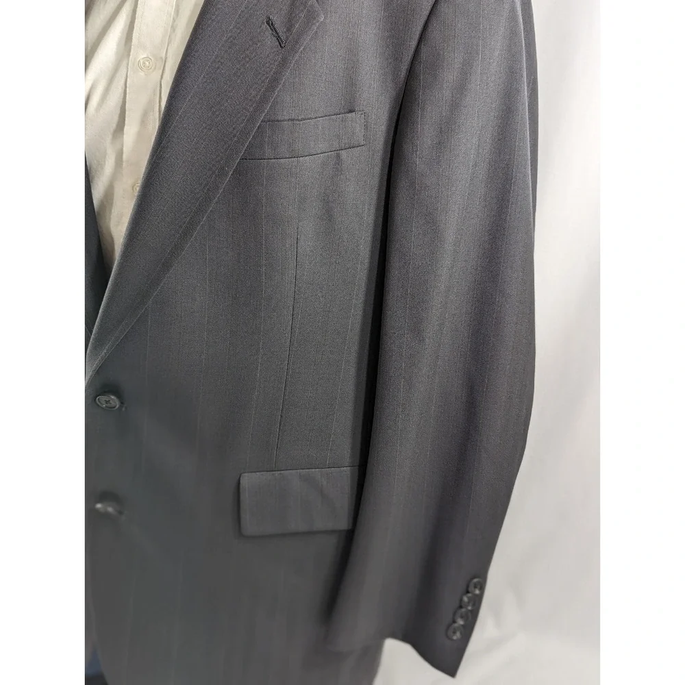 Hart Schaffner Marx Gold Trumpeter Mens Charcoal Self stripe‎ Dark Gray USA 42R